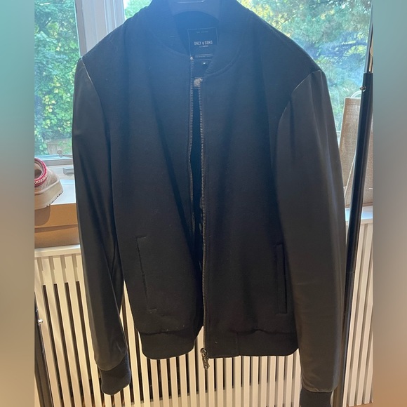 Men’s Bomber Jacket - Picture 2 of 5